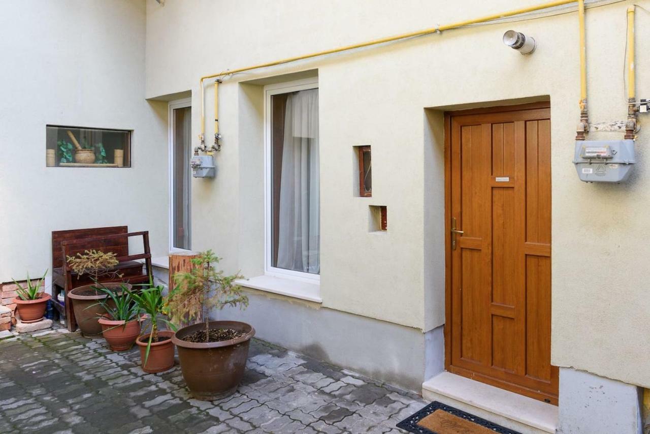 Studio V - Industrial & Original - Old Town Apartment คลูจ-นาโปกา ภายนอก รูปภาพ